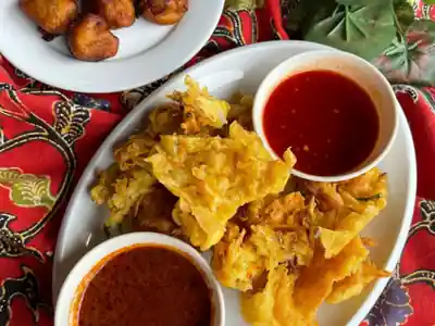 Cucur udang dan jemput pisang